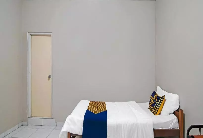 ホテル Spot On 91958 Flamboyan 25 Homestay Syariah