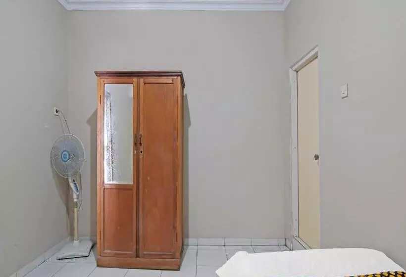 ホテル Spot On 91958 Flamboyan 25 Homestay Syariah