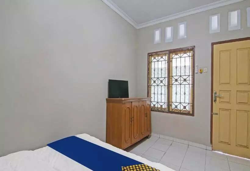 ホテル Spot On 91958 Flamboyan 25 Homestay Syariah