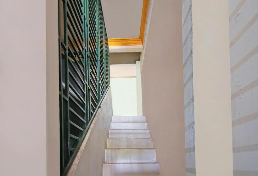 בית מלון כפרי Spot On 91958 Flamboyan 25 Homestay Syariah