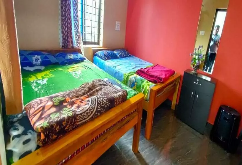 Hotel Staymaker Roopa Lodge