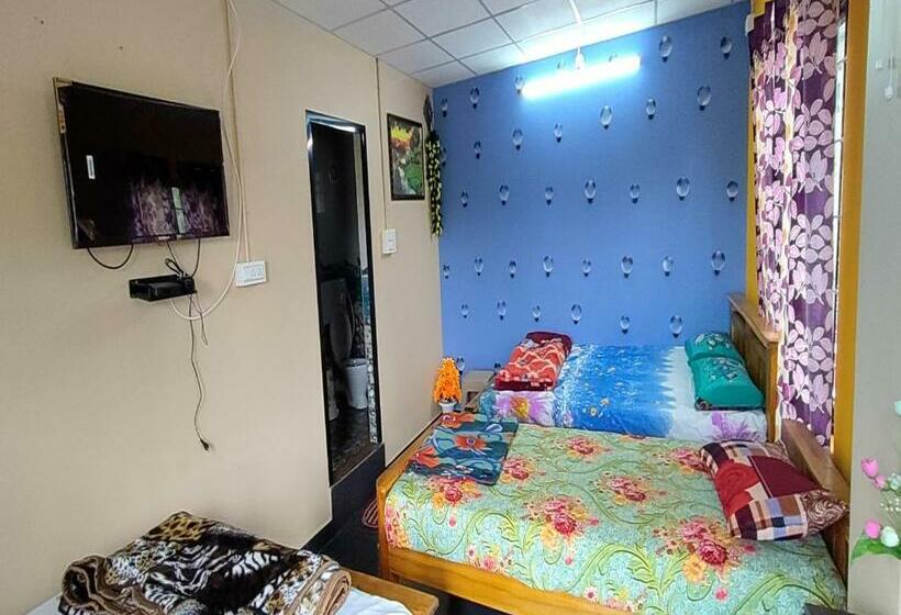 Hotel Staymaker Roopa Lodge