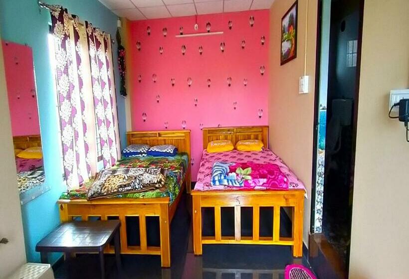 Hotel Staymaker Roopa Lodge