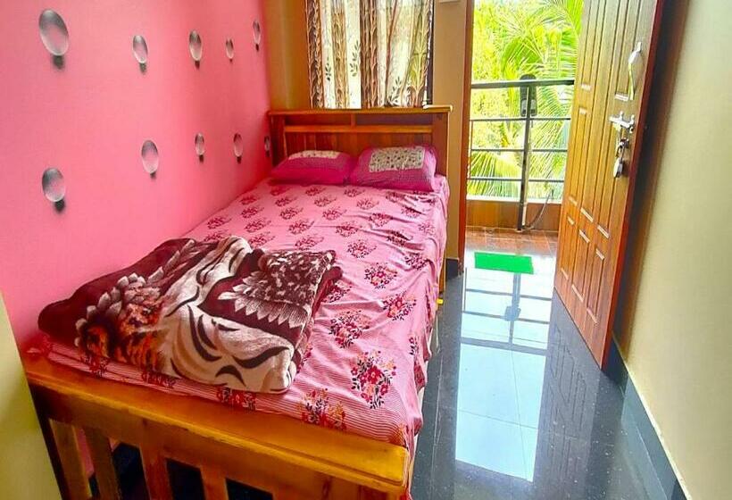 Hotel Staymaker Roopa Lodge