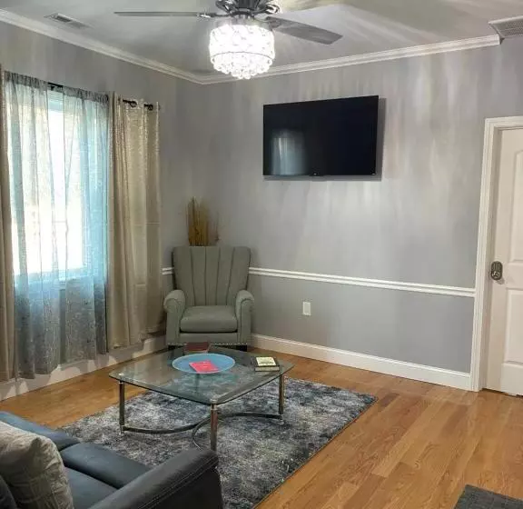 پانسیون Brand New Luxury Rooms Near Downtown Boston