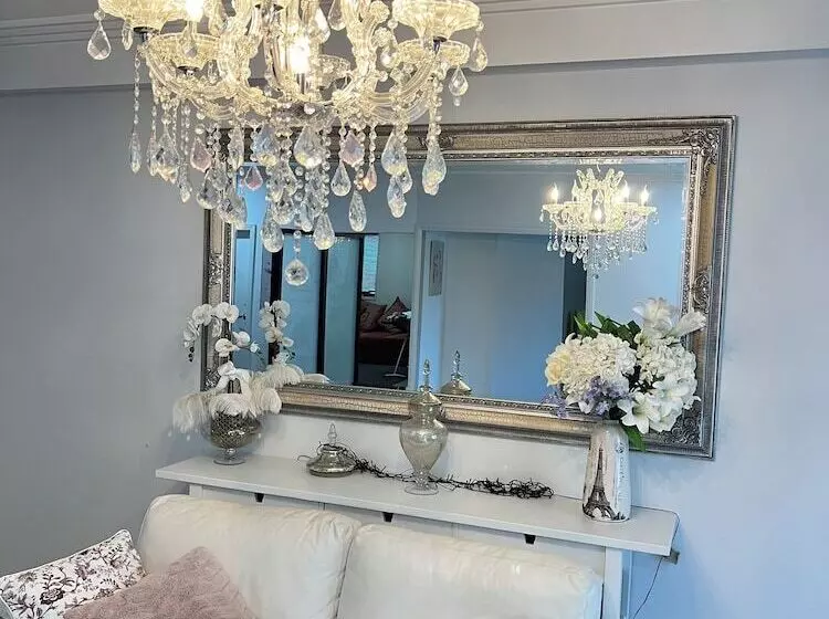 Majatalo Sunny Rooms Mascot