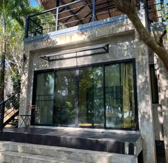 Lomakeskus Kohmak Homehug&beachclub