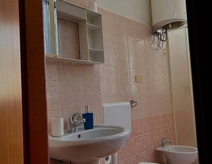 تختخواب و صبحانه Tra L Etna E Il Mare Via Oberdan