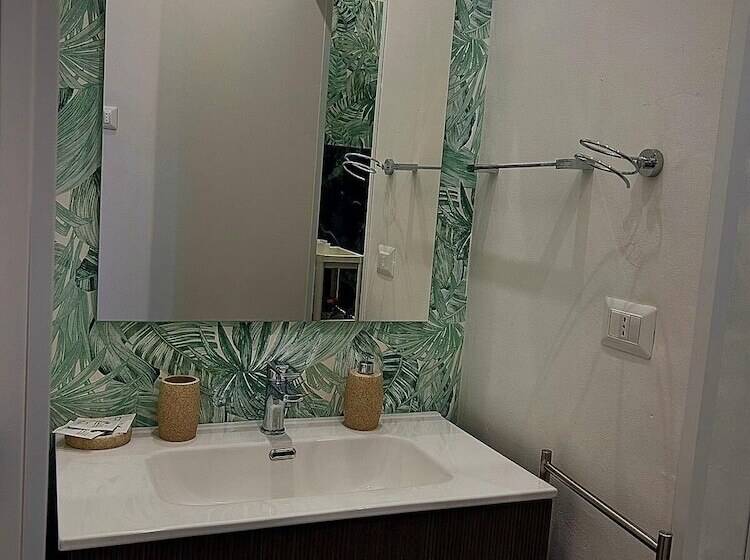 تختخواب و صبحانه Tra L Etna E Il Mare Via Oberdan