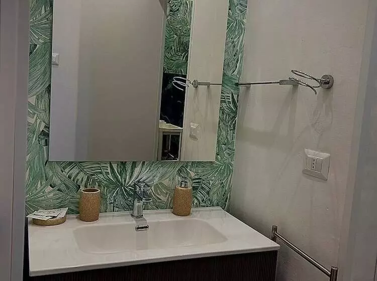 تختخواب و صبحانه Tra L Etna E Il Mare Via Oberdan