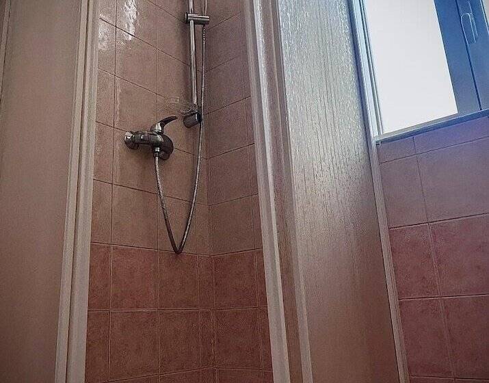 تختخواب و صبحانه Tra L Etna E Il Mare Via Oberdan