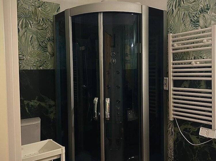 تختخواب و صبحانه Tra L Etna E Il Mare Via Oberdan