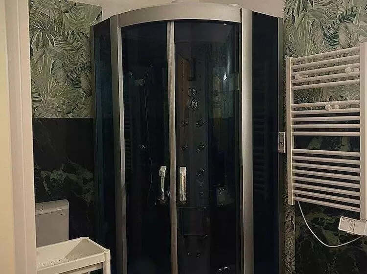 تختخواب و صبحانه Tra L Etna E Il Mare Via Oberdan