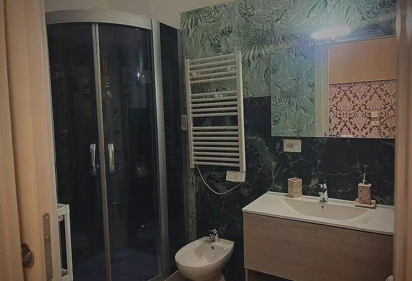 تختخواب و صبحانه Tra L Etna E Il Mare Via Oberdan