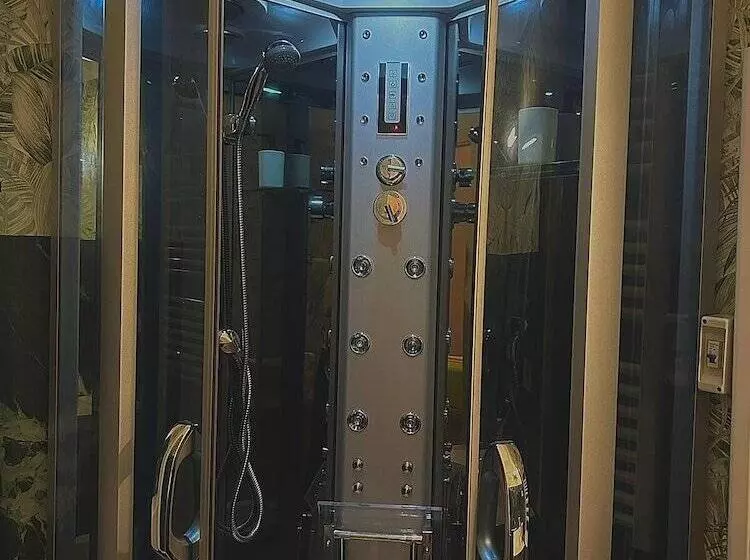 تختخواب و صبحانه Tra L Etna E Il Mare Via Oberdan