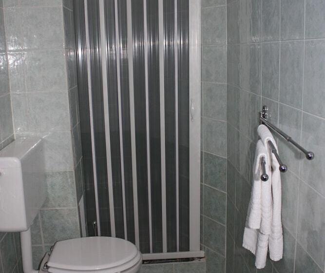 تختخواب و صبحانه Tra L Etna E Il Mare Via Oberdan