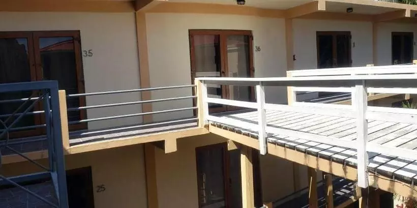 Beach Club Budget Rooms At Popeyes Caye Caulker