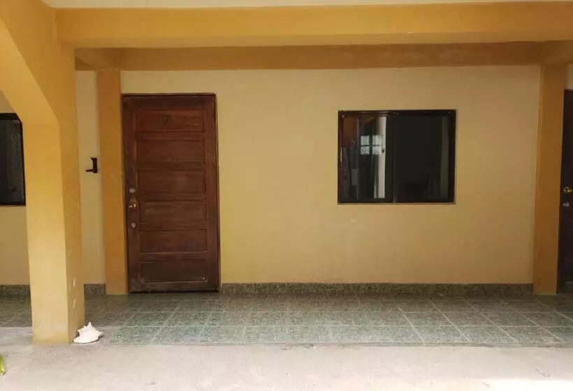 Beach Club Budget Rooms At Popeyes Caye Caulker