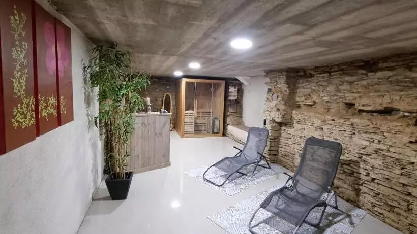 ベッドアンドブレックファースト Domaine Colonna Santini ,chambre D Hôtes Piscine, Sauna, Spa