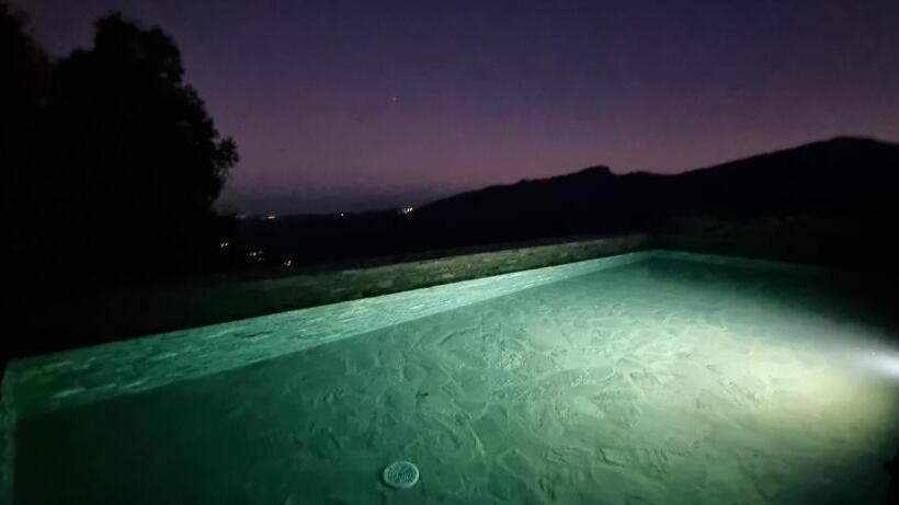 مبيت وإفطار Domaine Colonna Santini ,chambre D Hôtes Piscine, Sauna, Spa