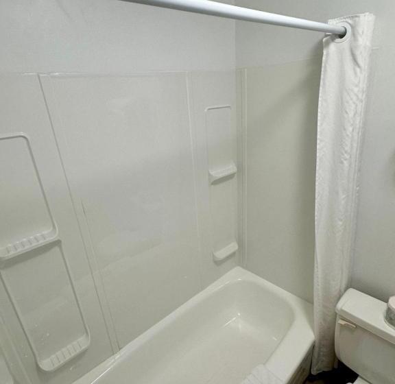 فندق Anavada Inn & Suites   Grande Prairie