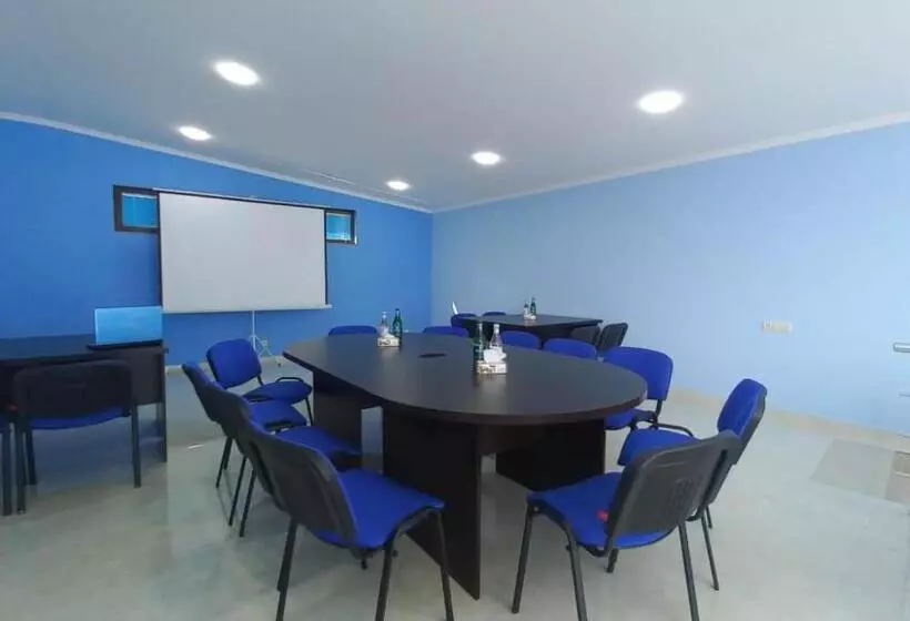 هتل Angine Resort