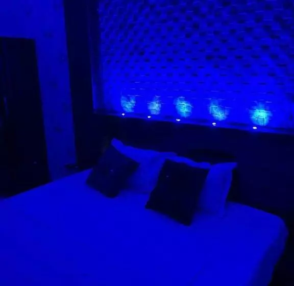 Hotelli Capital O 89011 The Awadh Residency