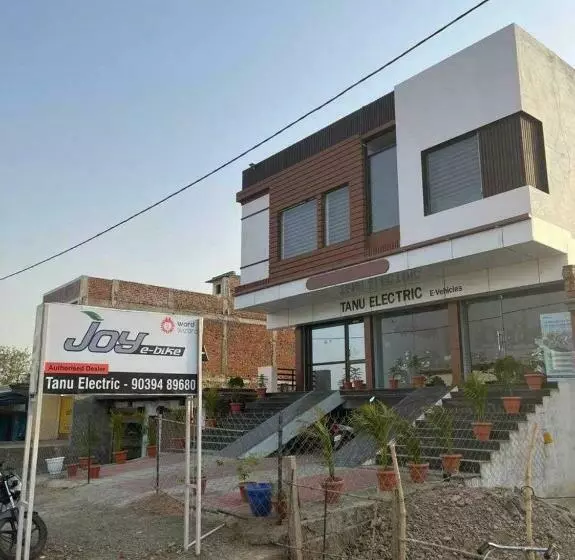 Hotelli Capital O 89011 The Awadh Residency