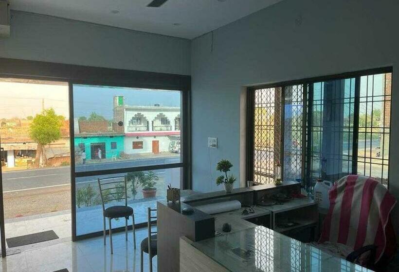 בית מלון כפרי Capital O 89011 The Awadh Residency