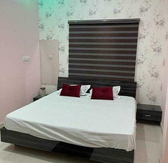 호텔 Capital O 89011 The Awadh Residency