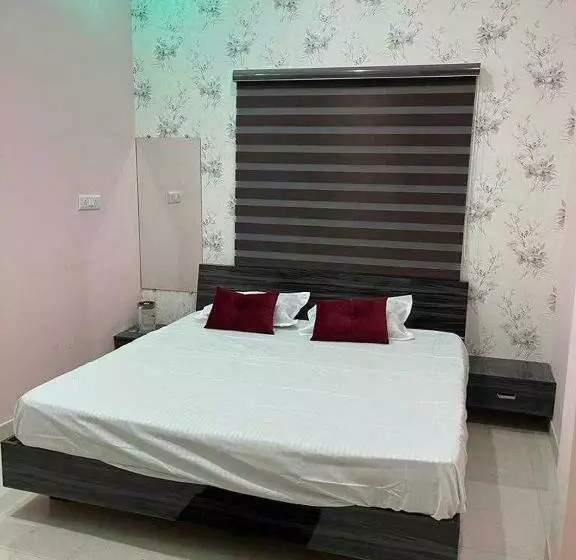 Hotelli Capital O 89011 The Awadh Residency
