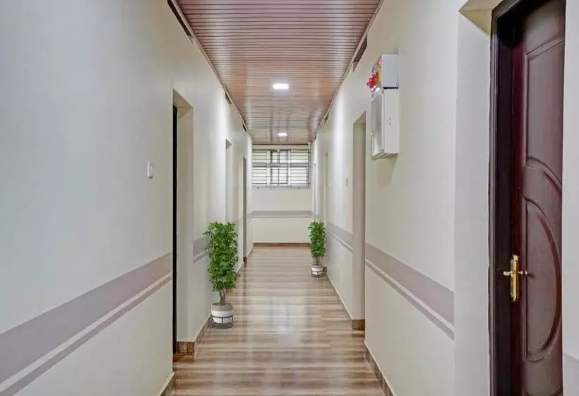 هتل Flagship Lake View Residency
