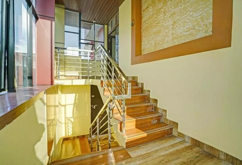 هتل Flagship Lake View Residency
