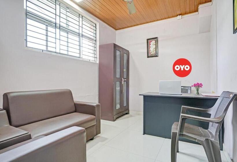 בית מלון כפרי Flagship Lake View Residency