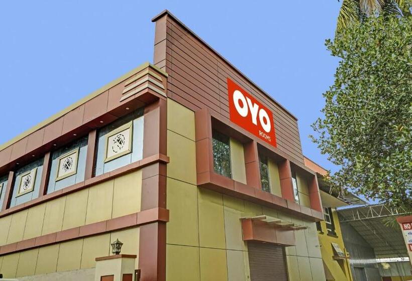 בית מלון כפרי Flagship Lake View Residency