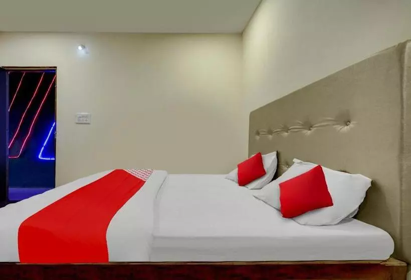ホテル Flagship The Chirag Resort