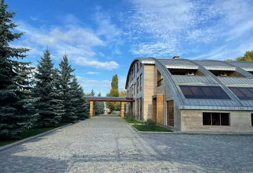 هتل Ladera Resort Qusar