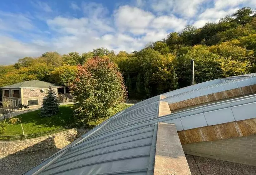 هتل Ladera Resort Qusar