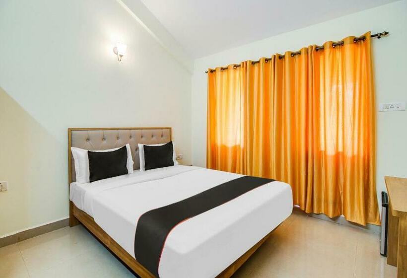 ホテル Oyo Flagship 70310 Declassio By Goas Pearl