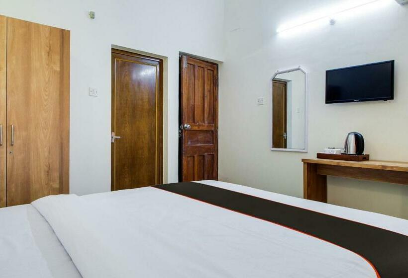 ホテル Oyo Flagship 70310 Declassio By Goas Pearl