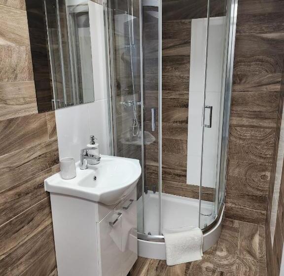 فندق Restauracja Biały Kruk