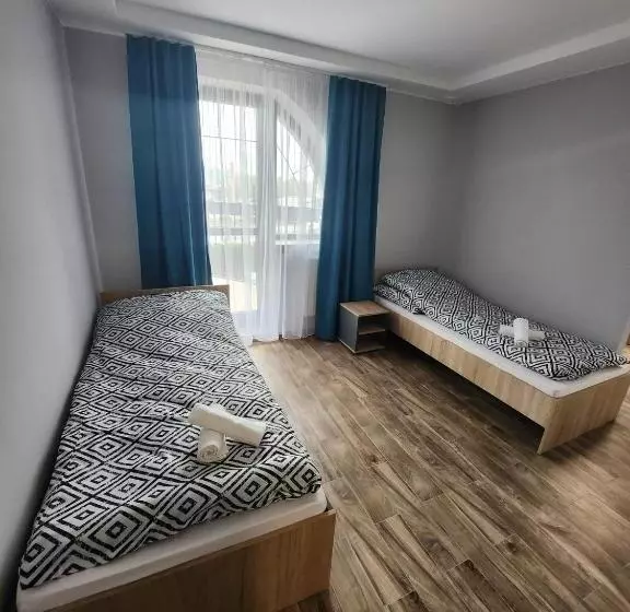 ホテル Restauracja Biały Kruk