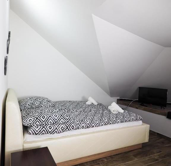 فندق Restauracja Biały Kruk