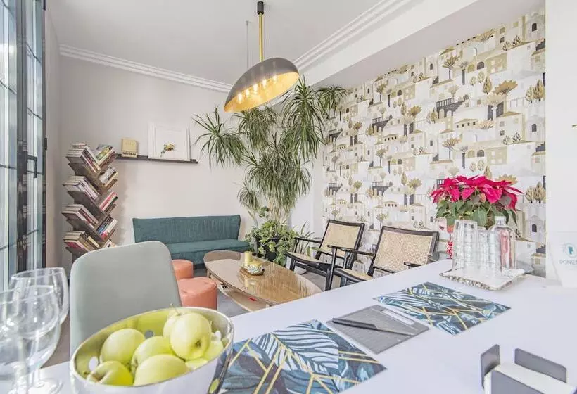 ホテル Vesci Faventia