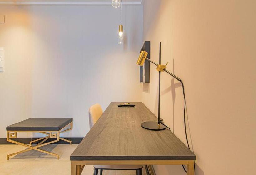 Отель Vesci Faventia