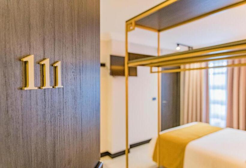 Отель Vesci Faventia