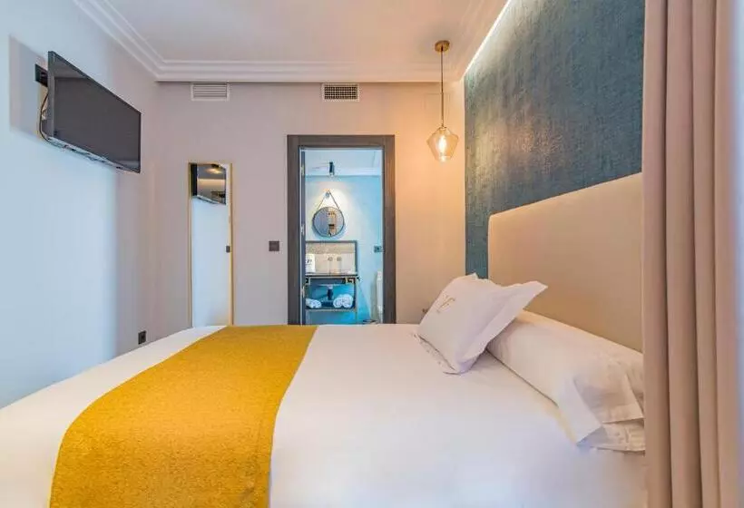 ホテル Vesci Faventia