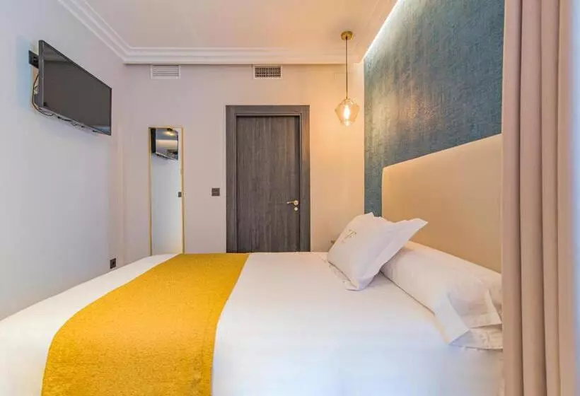 ホテル Vesci Faventia