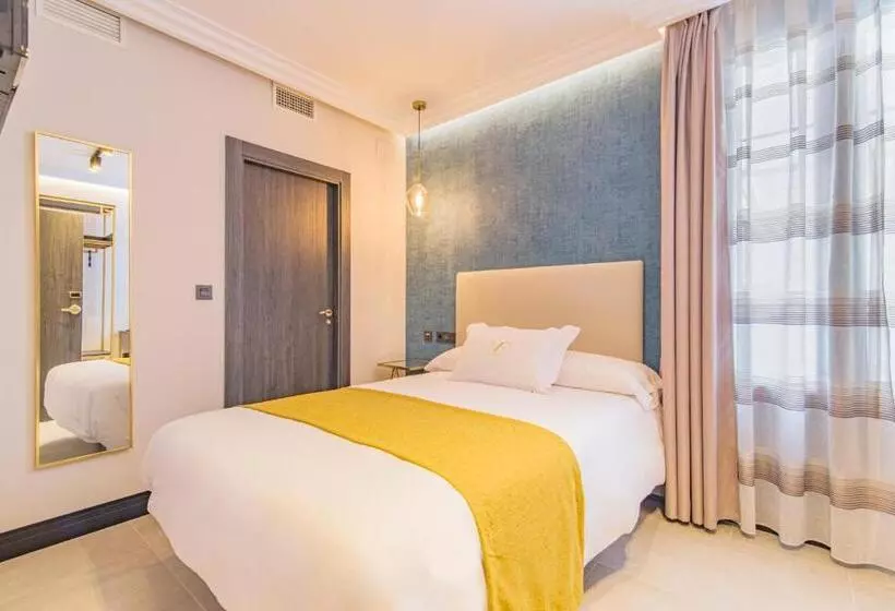 ホテル Vesci Faventia