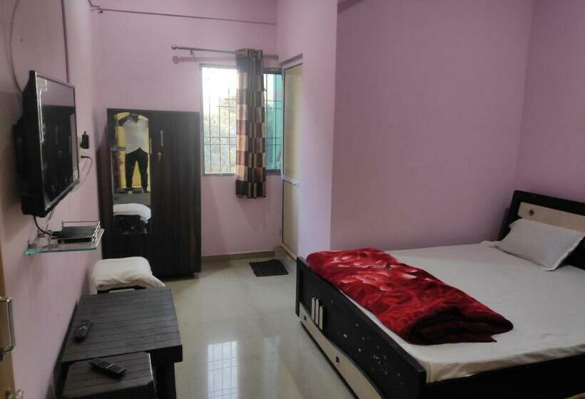 Отель Vrundavan Home Stay And Village Resort